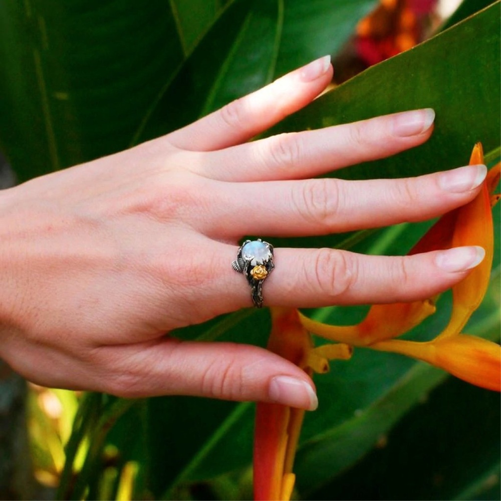Vintage Rose Moon Crystal Ring - Picture 3 of 4
